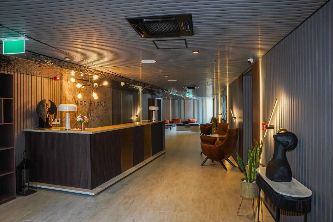 Hotel Medistone Омиш Экстерьер фото