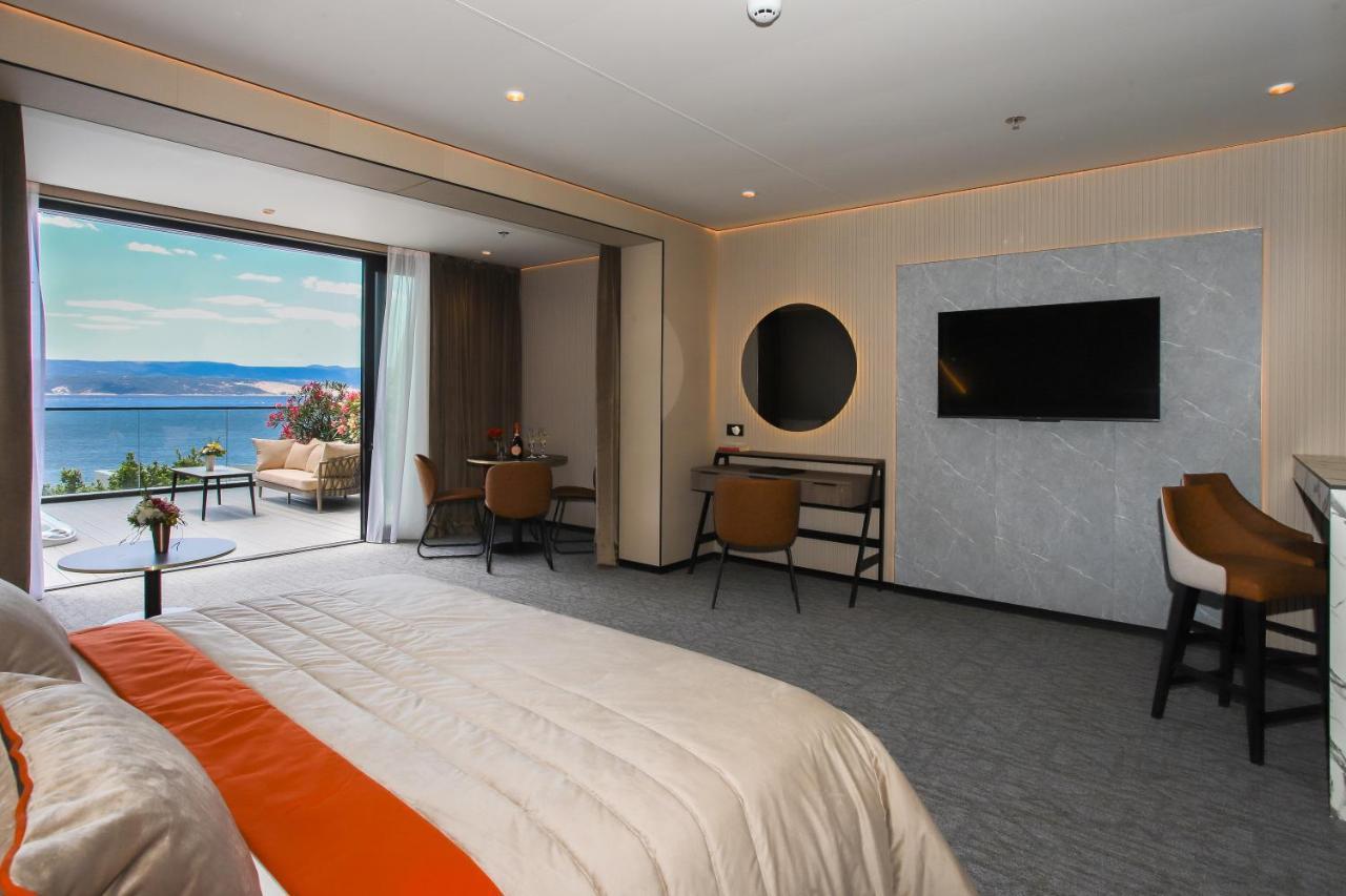 Hotel Medistone Омиш Экстерьер фото