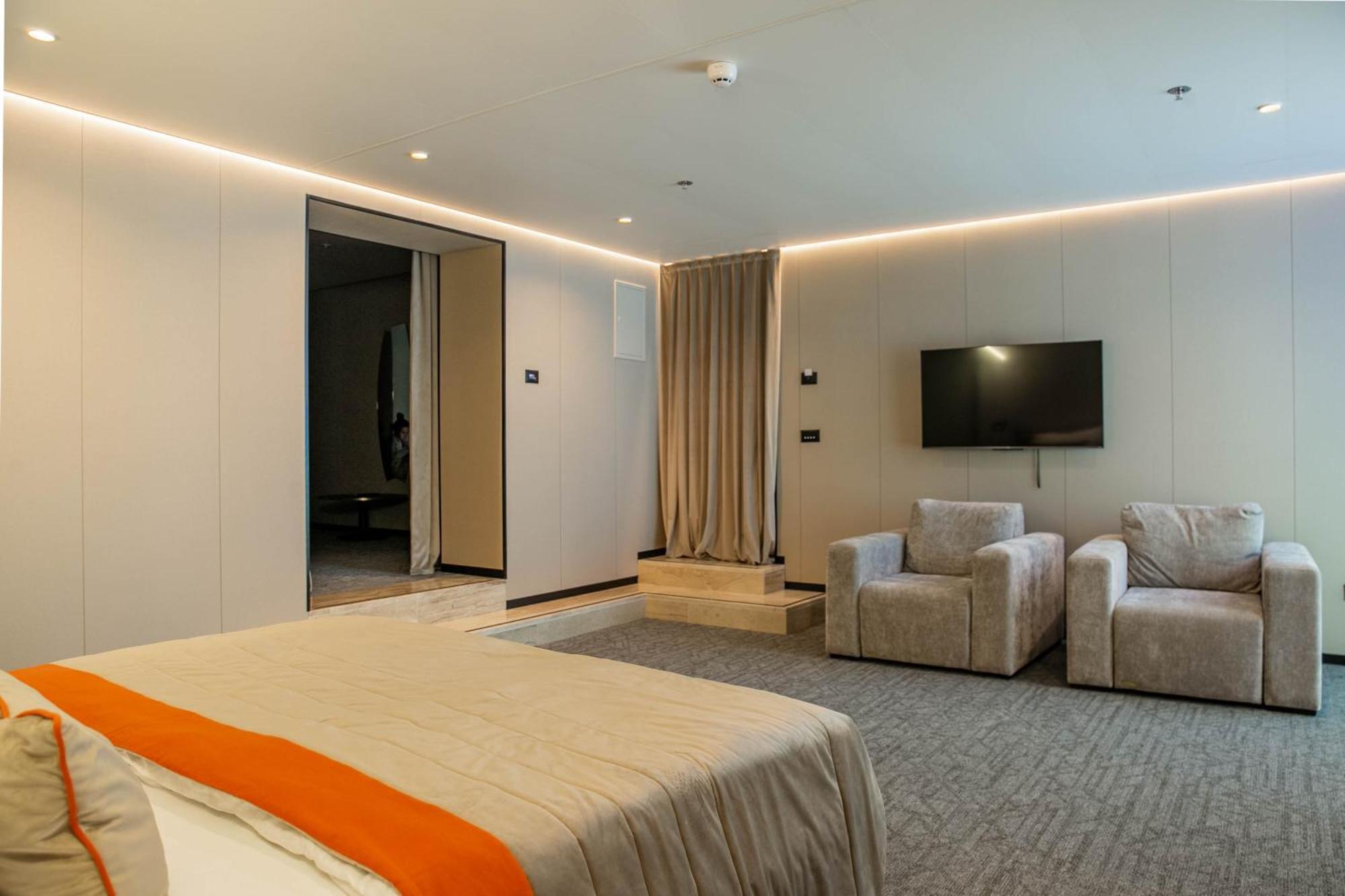 Hotel Medistone Омиш Экстерьер фото