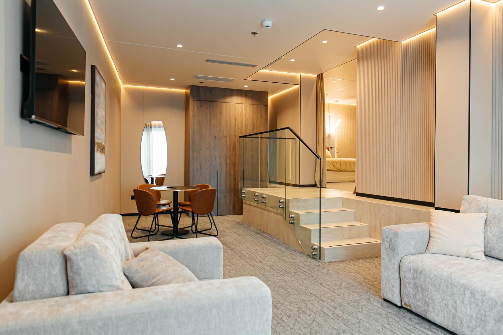 Hotel Medistone Омиш Экстерьер фото