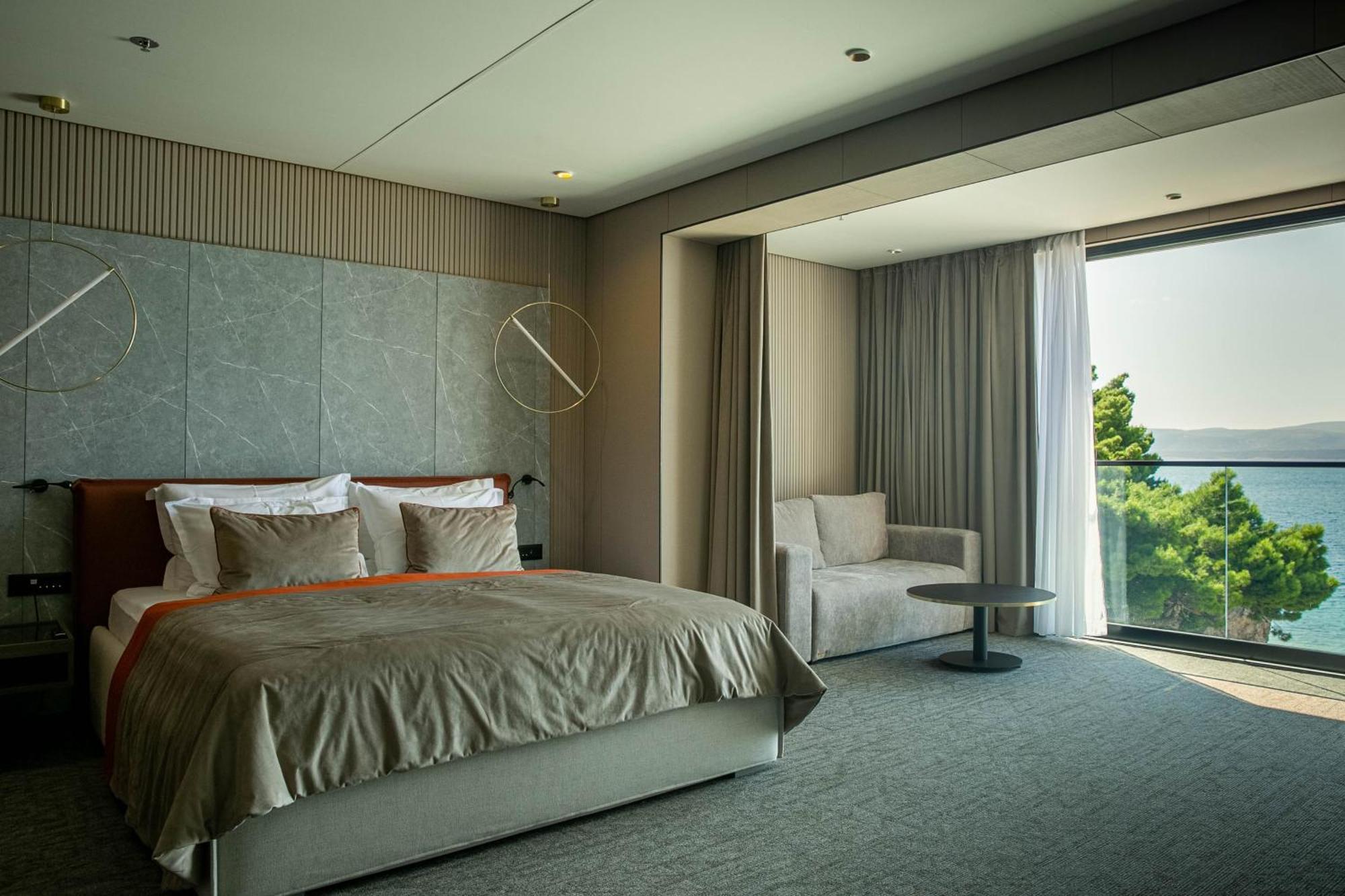 Hotel Medistone Омиш Экстерьер фото