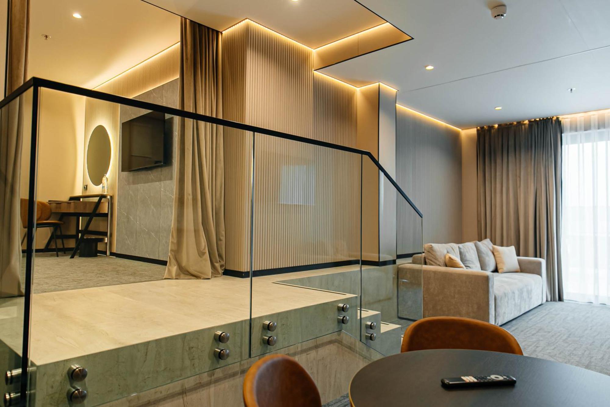 Hotel Medistone Омиш Экстерьер фото