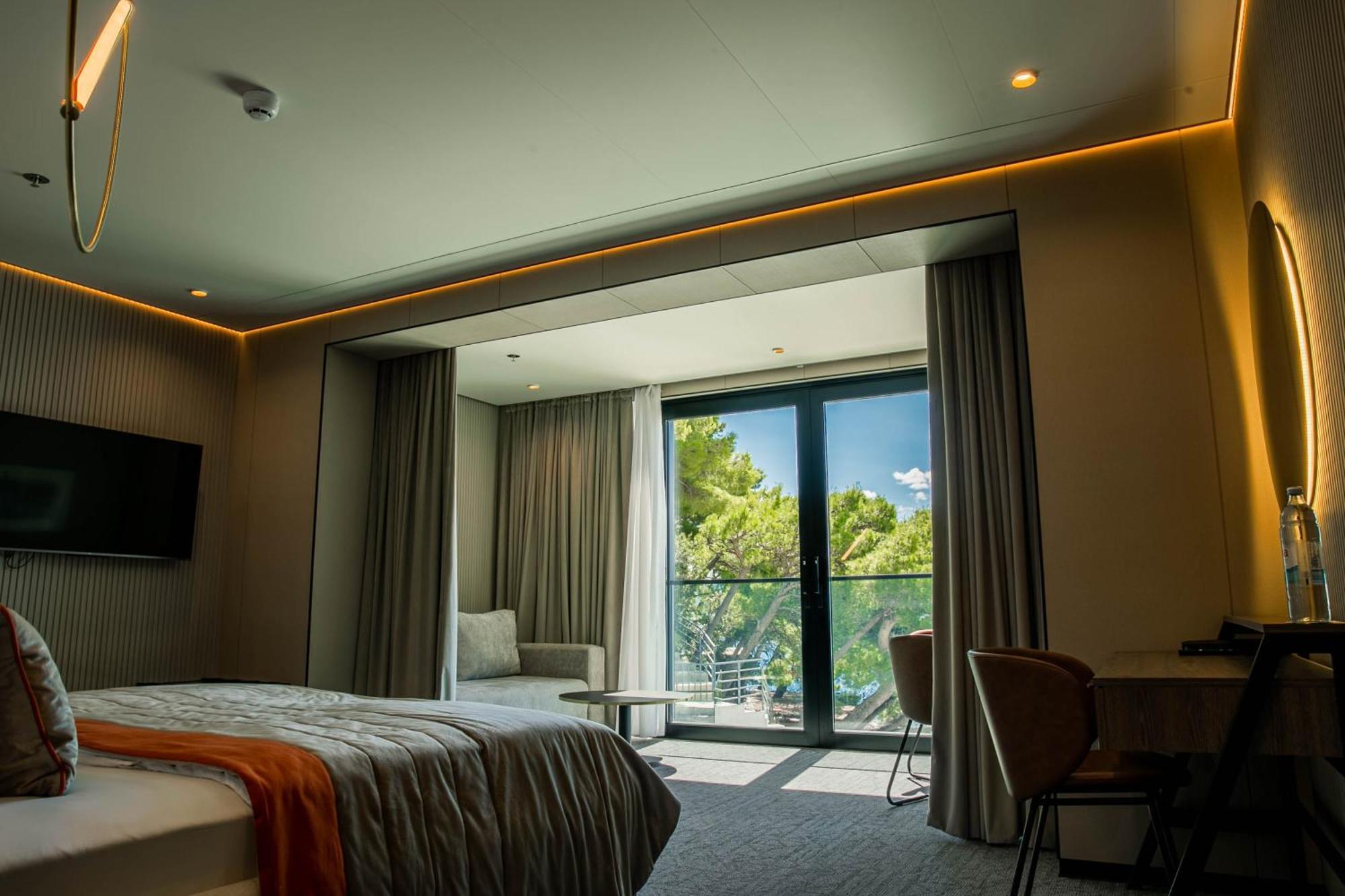 Hotel Medistone Омиш Экстерьер фото