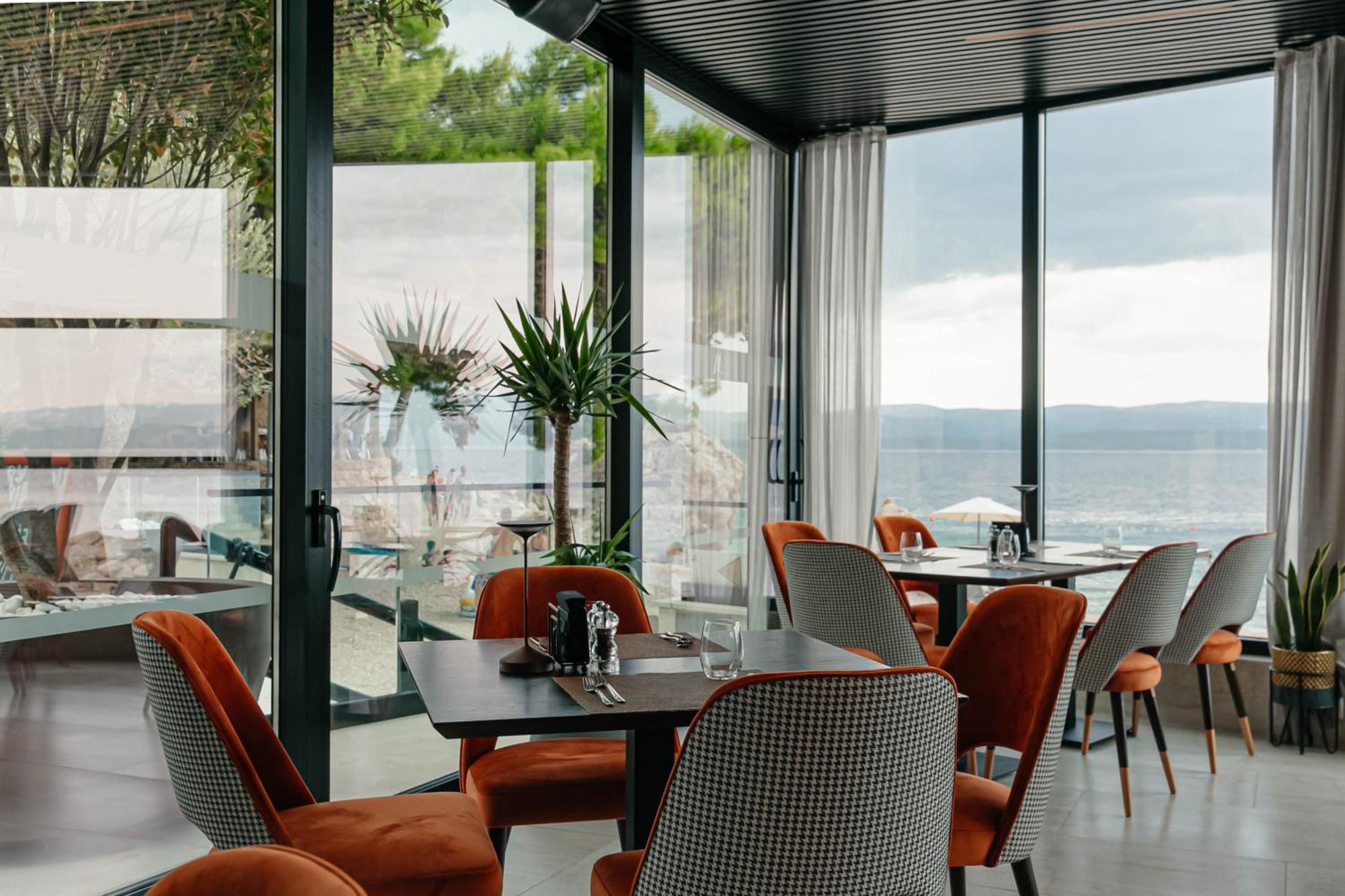 Hotel Medistone Омиш Экстерьер фото