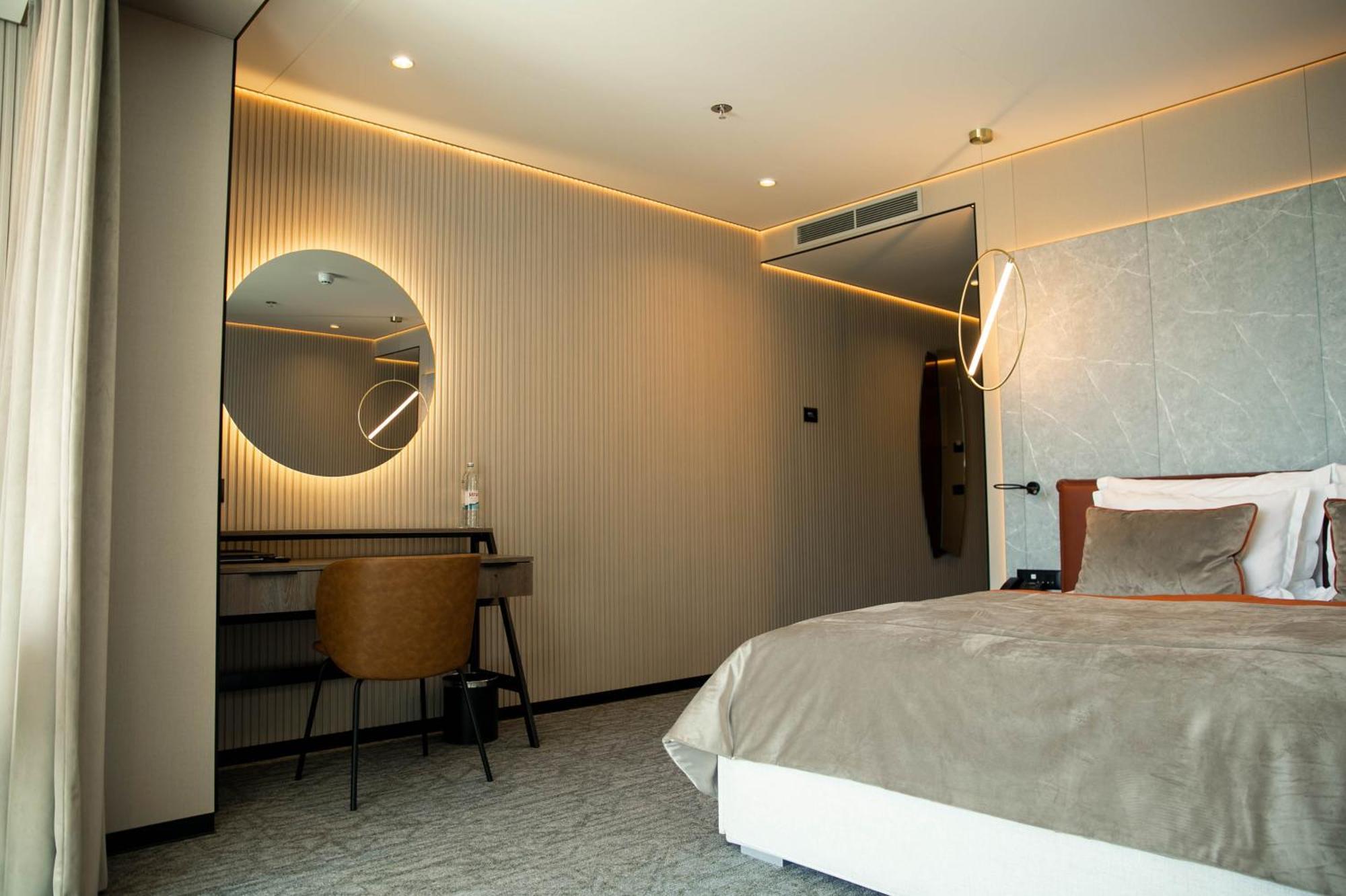 Hotel Medistone Омиш Экстерьер фото