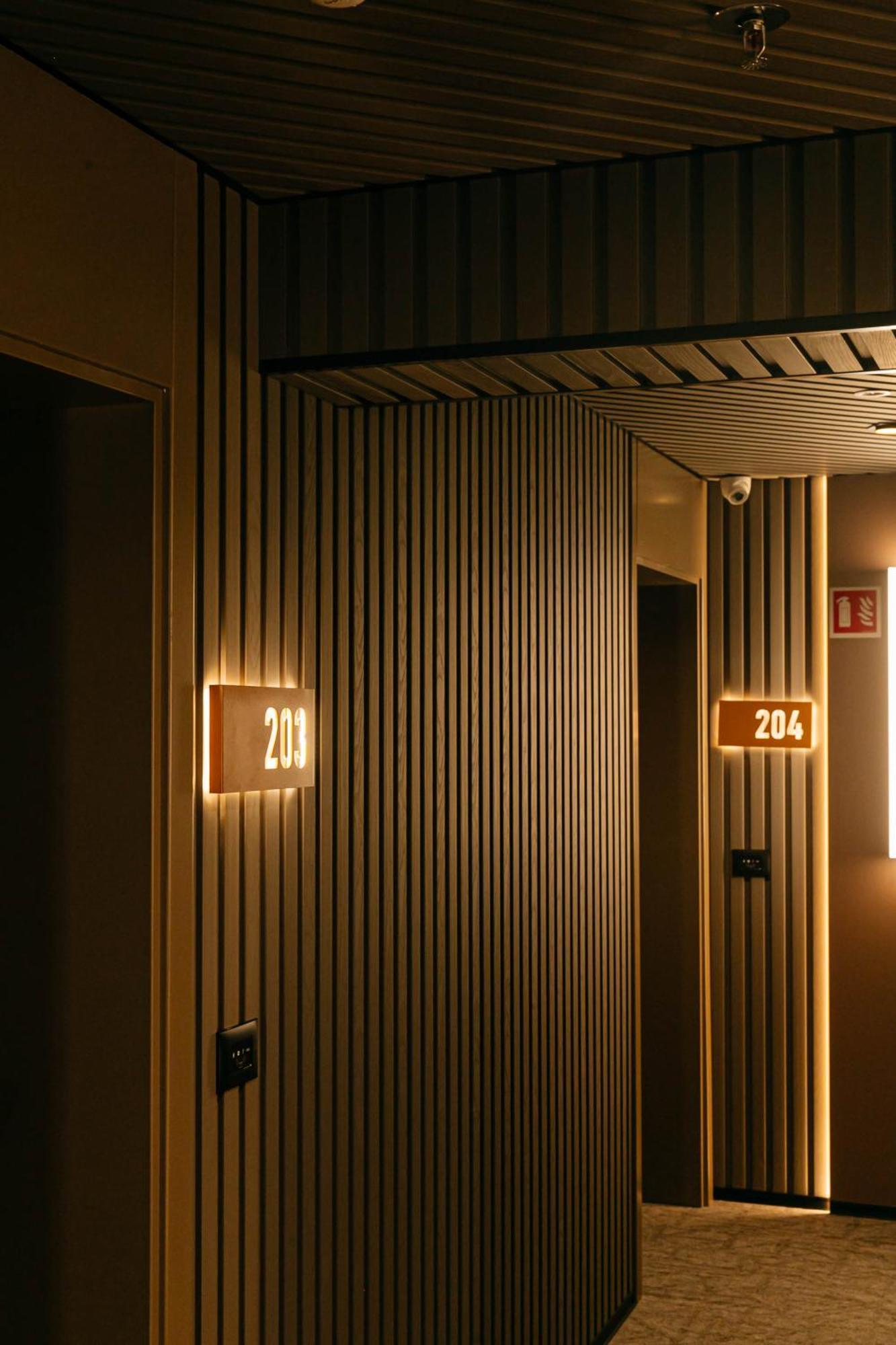 Hotel Medistone Омиш Экстерьер фото