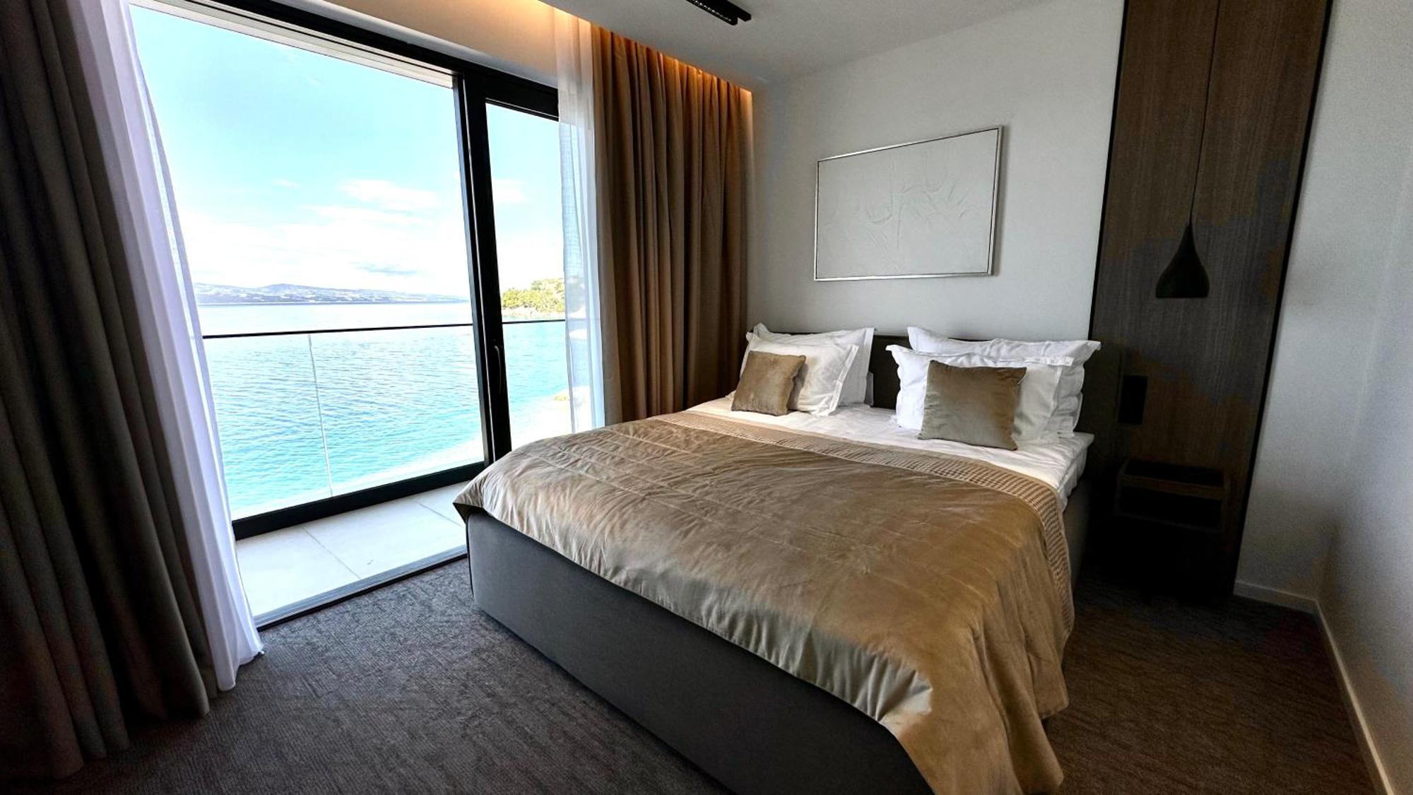 Hotel Medistone Омиш Экстерьер фото