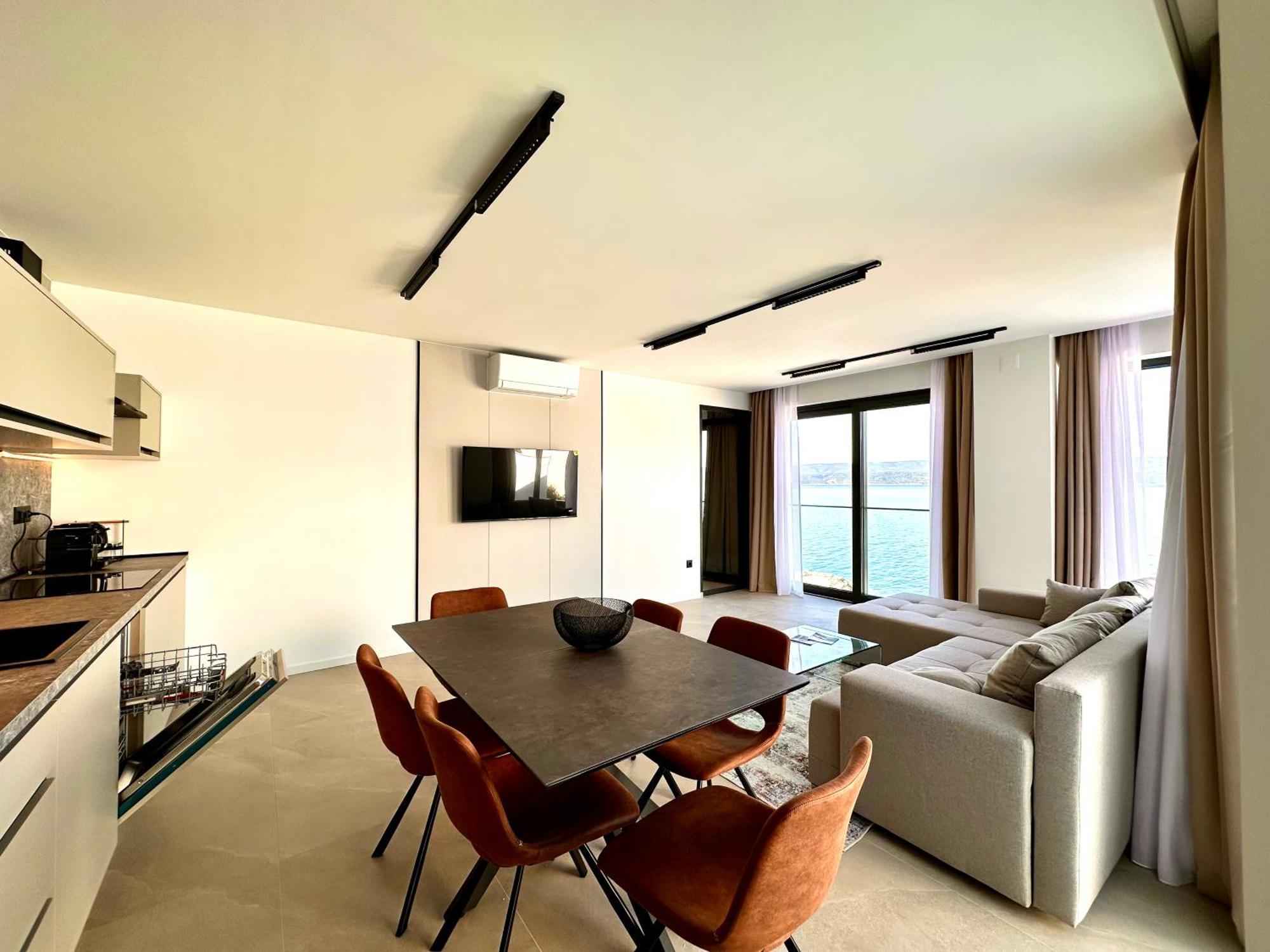 Hotel Medistone Омиш Экстерьер фото