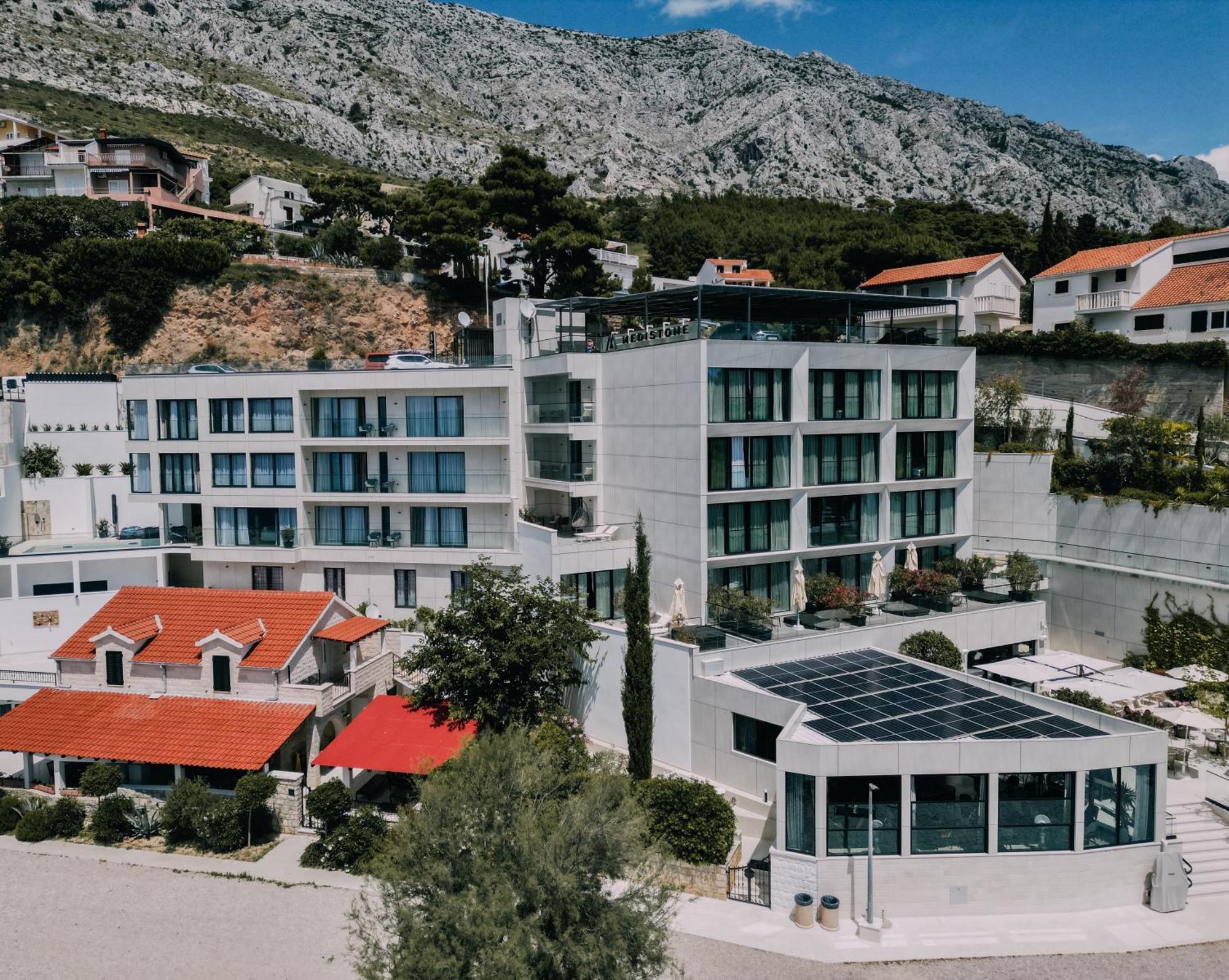 Hotel Medistone Омиш Экстерьер фото